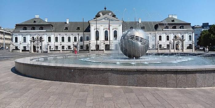 Náhľad pre Fontána Zem - Planéta mieru - Bratislava